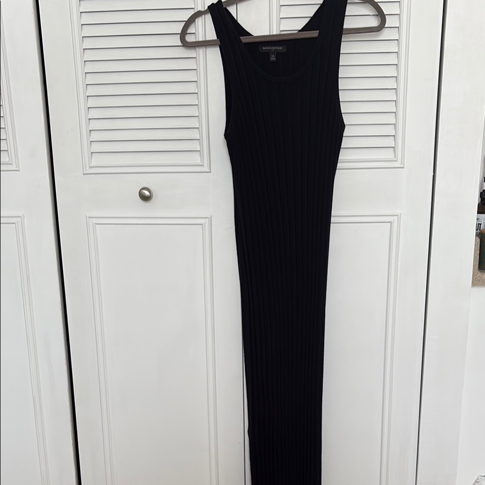 Black Sleeveless Maxi Dress